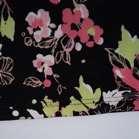 Jaclyn Smith Floral Blouse - Picture 5 of 9